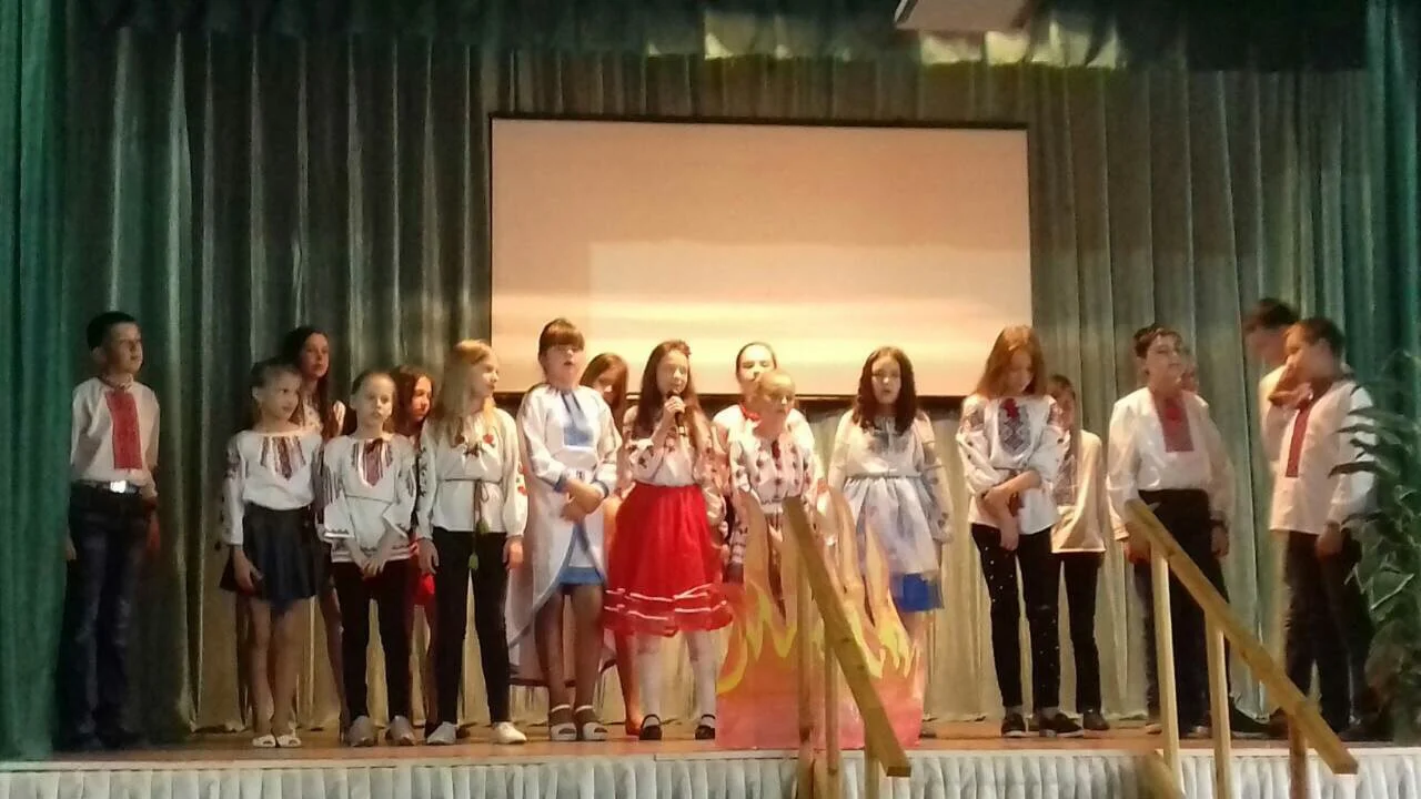 873