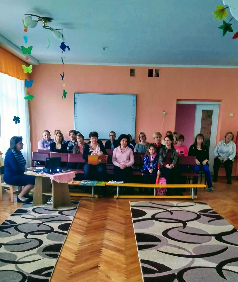 Відбулося методичне об’єднання вихователів молодших груп з проблеми «Традиційні та нетрадиційні форми роботи з народознавства» 1 IMG 20181019 111258 HDR