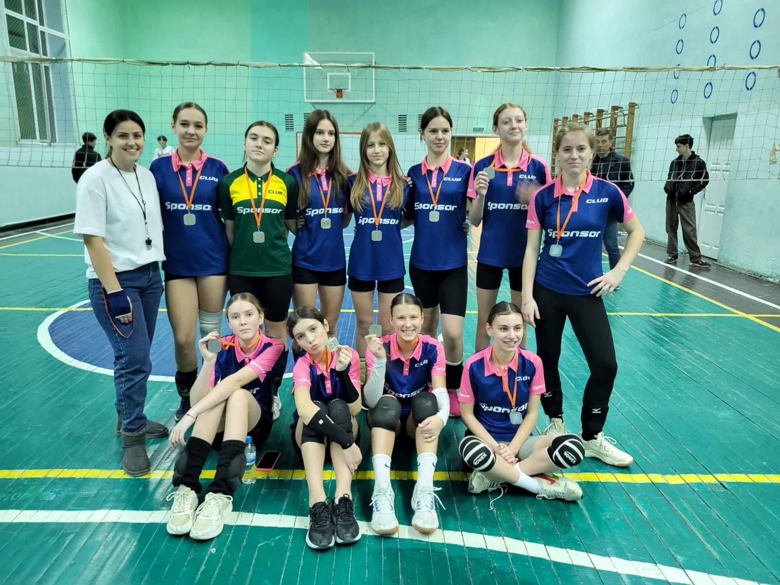 Срібні призери ІІ етапу Всеукраїнських змаганнь "Пліч-о-пліч" з волейболу серед учнів 5-9 класів. 5 0 02 05 78e5185c661457275615e24ec26bae04fe8d7f7bdcc2f2448ebd72a8376bb449 ec6ff759f94212f9